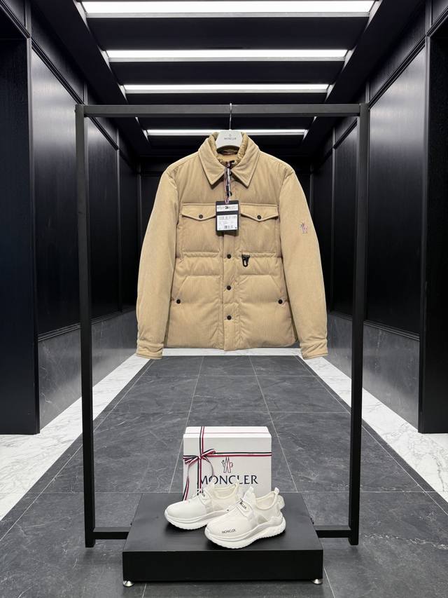 特级羽绒Moncler Grenoble滑雪系列Lech灯芯绒假两件衬衫式羽绒外套. 鹅绒填充.原厂替换面料.条码款号齐全.对应官网一致.吊牌内置 Nfc电子感