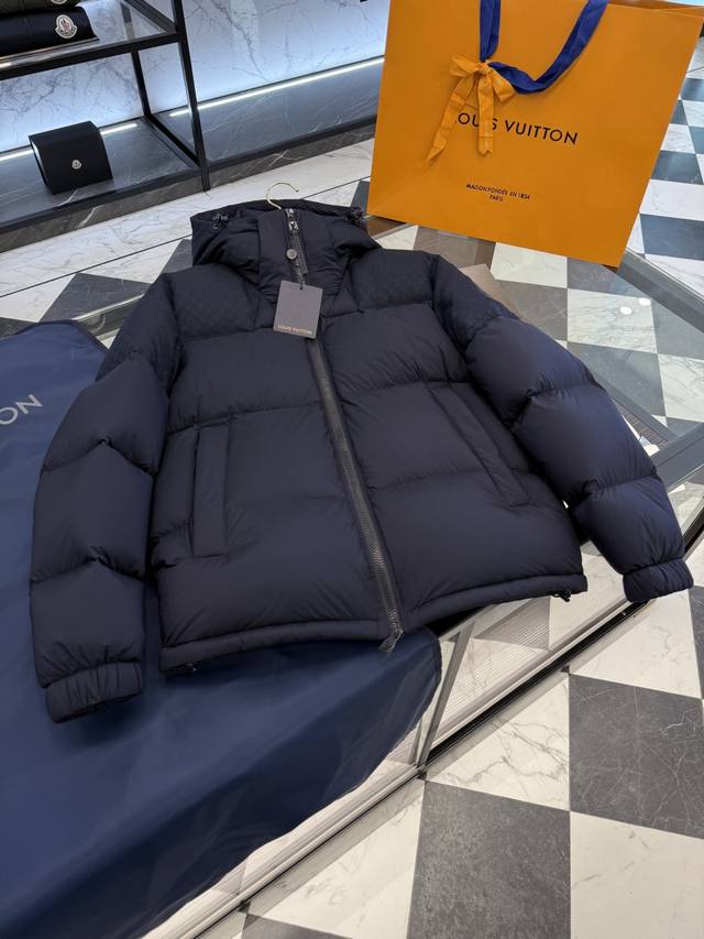 Louis Vuitton 拼接 Monogram全新立体提花连帽羽绒外套 连帽可脱卸 可变立领夹克 更多细节实拍.