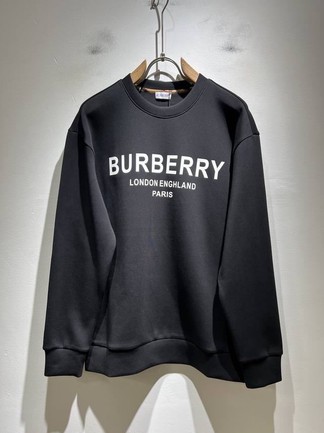 Burber*Y巴*莉 2025秋冬新款男女同款基础休闲百搭棉质圆领卫衣，男女同款卫衣！贸易公司渠道稀出，同步官网发售！衣身Logo印花设计！带有一种清爽又干净