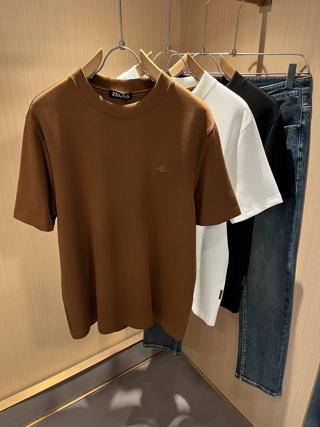 Ermenegildo Zeg*A杰*亚 2025秋冬新品男士短袖休闲打底衫，外贸公司订单！是杰尼亚经典的专有织物之一！ 定制原版纯棉面料！胸前压胶Logo设计