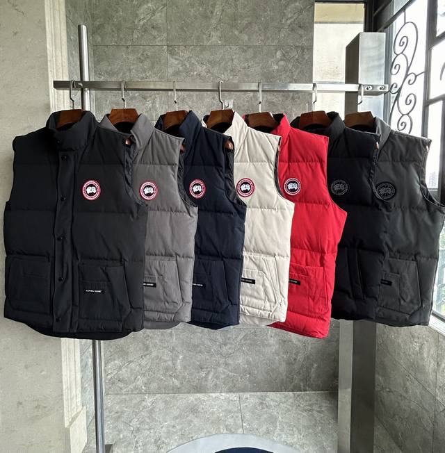 E20款 4154M Freestyle 男士马甲羽绒服。Bll 码数：S M L Xl Xxl。集合图。