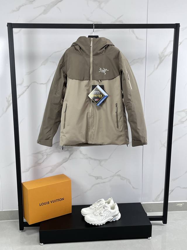 连帽小买菜 Arcteryx 始祖鸟Macai Jacket男女款连帽小买菜滑雪服羽绒服外套情侣款保暖冲锋衣 这款鸟家羽绒服俗称‘’买菜‘’ 本年度最具代表性的