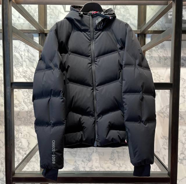 Moncler Grenoble Arcesaz冬季高性能羽绒服夹克外套.柜台实拍展示.Bll