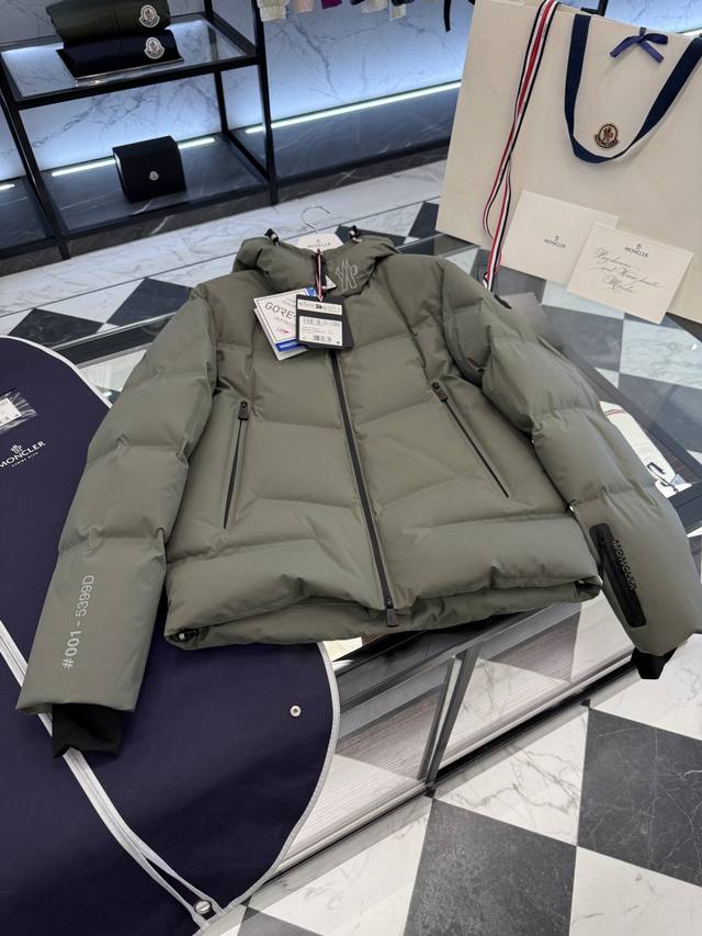 Moncler Grenoble Arcesaz冬季高性能羽绒服夹克外套.更多细节实拍.Bll