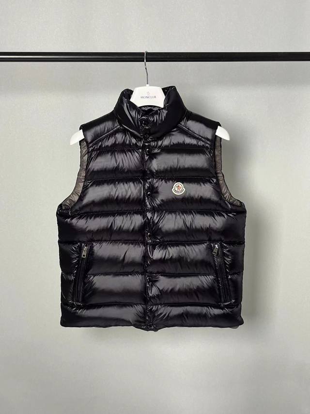 2025最新Moncler 蒙口羽绒背心 蒙家王牌尖货，镇店之宝 迟来的渠道好货好款！蒙口王牌渠道单，最经典最火爆尼龙羽绒Tib立领马甲羽绒背心 秒杀市面上一切