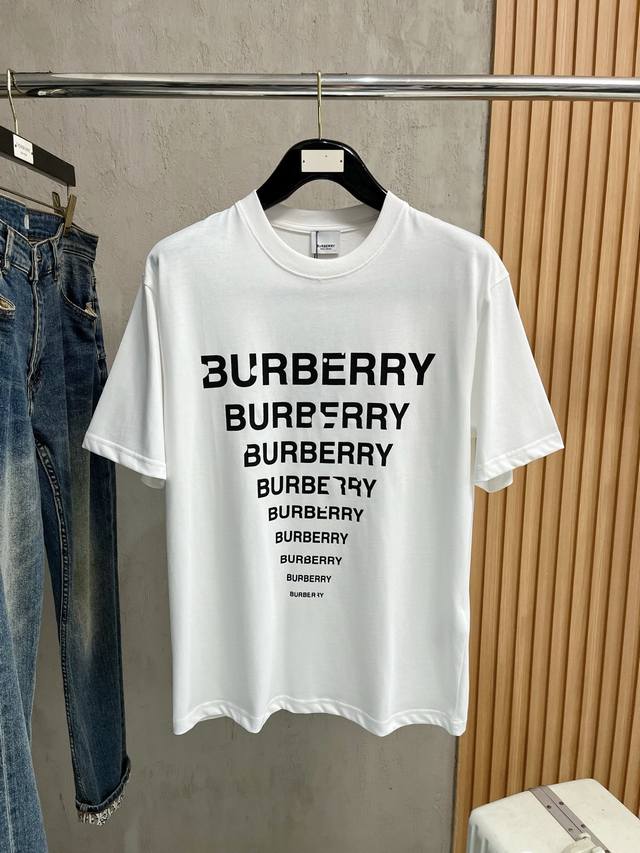 Ss巴宝莉纯棉最新面料 最高版本 经典标识图案Logo时尚简约潮流短袖，最顶级的品质专柜原单短袖，顶级制作工艺进口面料，专柜款独特设计，采用进口高端订制面料。官