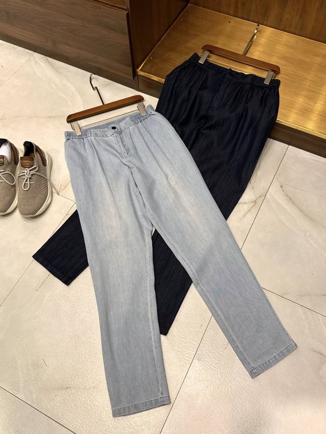 重工水洗微弹做旧牛仔面料松紧腰设计搭配客供原版辅料长裤牛仔裤男士重工水洗微弹做旧牛仔裤：复古质感与舒适型格兼具 精选重工水洗微弹牛仔面料，经多道工艺打磨出自然做