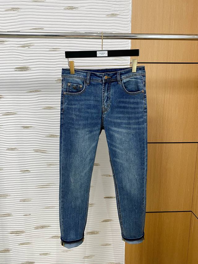 始祖鸟 新品 高端独家发售 25Ss四季款超燃炸街系列之最牛仔裤 独家隆重推出 原版定制高端品质面料 定制五金版型修身剪裁 面料带弹力 微弹上身舒适度超高 必爆