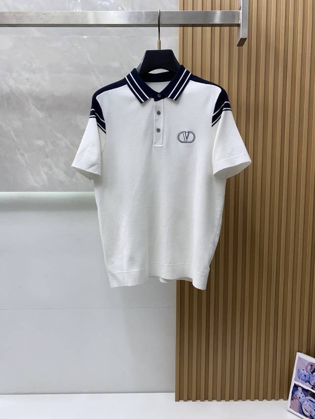 Vt Valentin* 华伦天*秋冬新品精致优雅针织羊毛短袖！全品相！！刺绣品牌经典图案，高端大气．简约设计！面料上身舒适透气，细腻柔软，选用了高质量的羊毛和