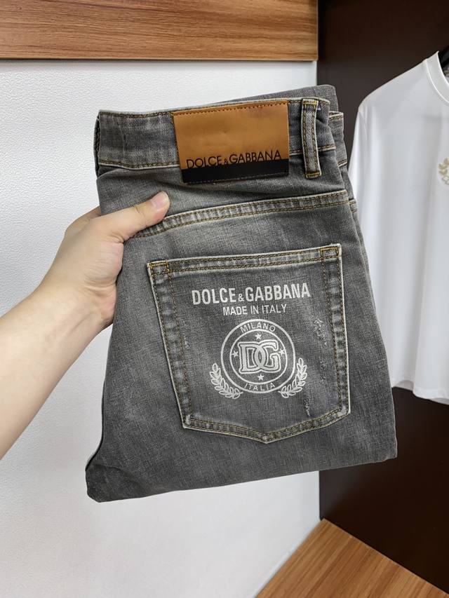 Dg 25新款 市场独家订制进口丹宁牛仔面料 稀缺面料 超级舒服 工艺复杂四季款牛仔裤 针织牛从做旧 独家订制日本订制原单 高级品质 只有规模宏大的洗水工才能做