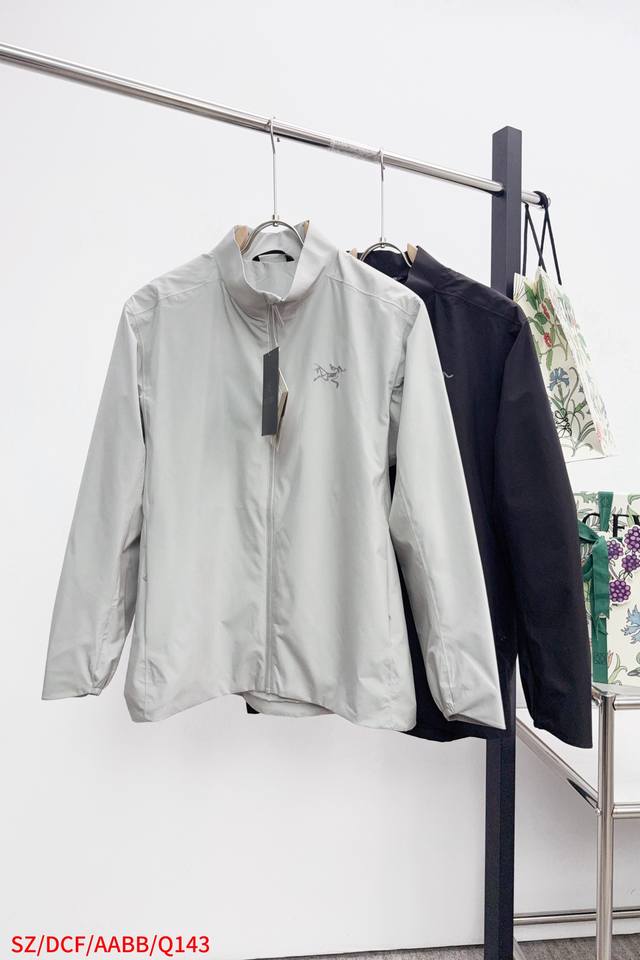 Q143 Sz Solano Hoody Mens 索拉诺系列纯色Logo标识长袖夹克外套 顶级全衣刺绣版本，市场最高货。 全衣全部刺绣，定制Logo拉链细节拉