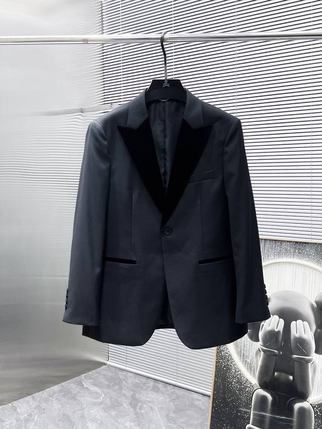 迪奥 Dior 2025Ss春秋新款 西装 西服 ，高端版本！专柜定制面料 透气舒适度高，细节无可挑剔，品牌元素设计理念，体现高品质。手感细腻柔软！呈现休闲裁剪