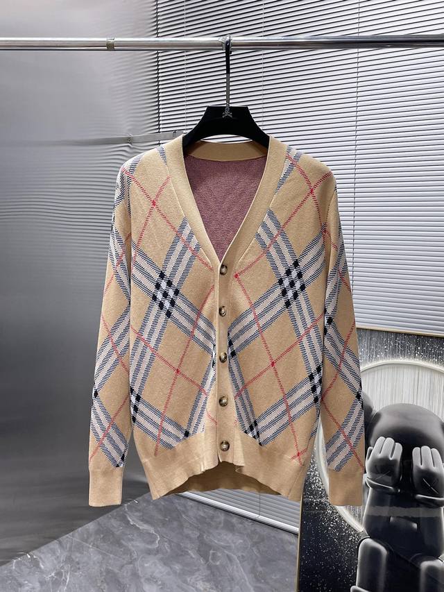 巴宝莉 Burberry 秋冬新款 羊毛混纺 开衫 长袖 毛衣 羊毛衫 打底衫，高端版本！专柜定制面料 透气舒适度高，细节无可挑剔，品牌元素设计理念，体现高品质