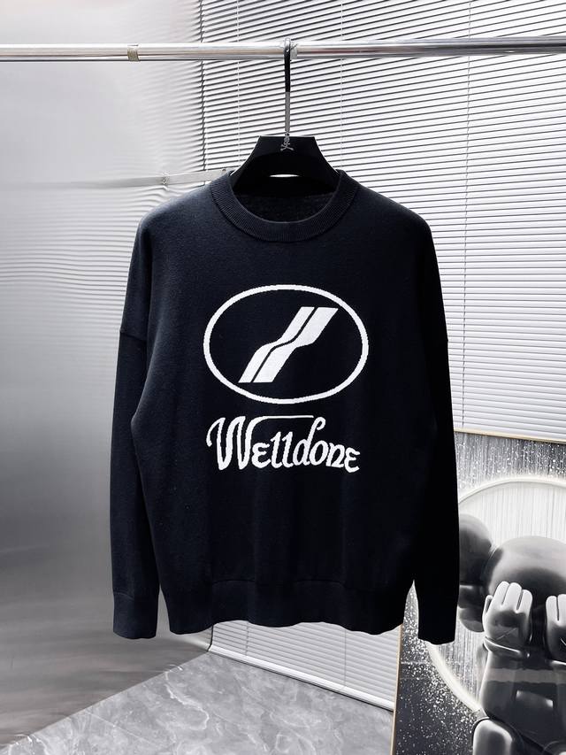 We11 秋冬新款 羊毛混纺 圆领 长袖 毛衣 羊毛衫 打底衫，高端版本！专柜定制面料 透气舒适度高，细节无可挑剔，品牌元素设计理念，体现高品质。手感细腻柔软！