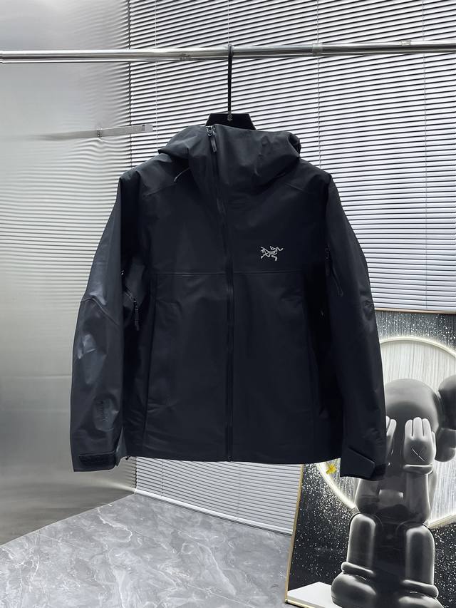 Arcteryx丨Side Winder 始祖鸟 响尾蛇 冲锋衣 响尾蛇独特的斜拉链设计 性能上会更好一些 Goretex 3L压胶面料 版型上大致和老版的Ru
