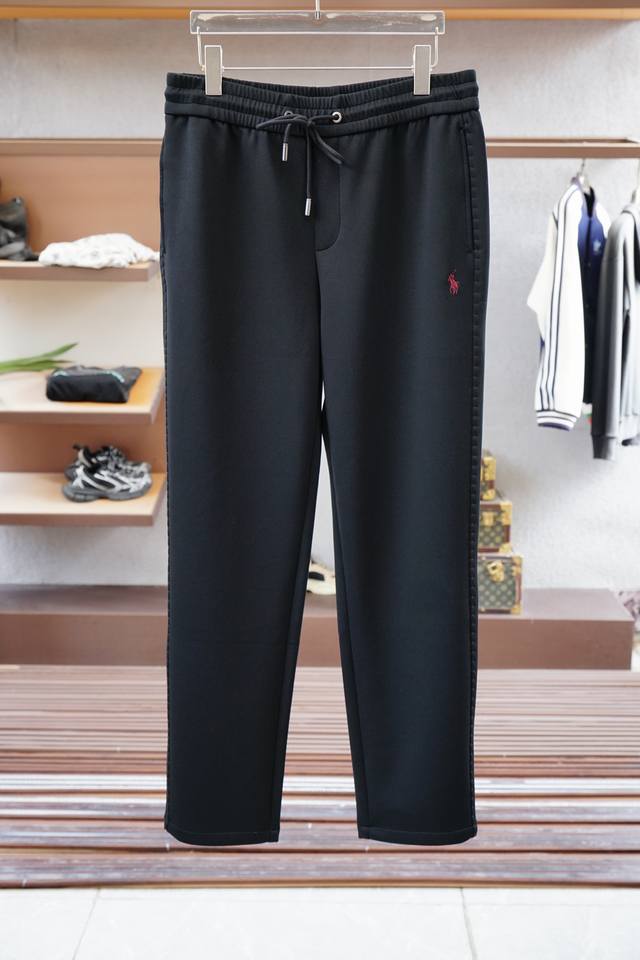 polo-2025早秋新款休闲裤官网同步发售。品牌经典Logo休闲裤，定制面料，舒适度极好，手触感强烈。辨识度极高，完美品相工艺。 尺码: M-3Xl