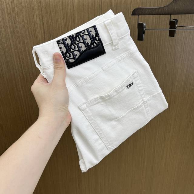 秋冬 Cd 高端独家发售 25Ss秋冬款超燃炸街系列之最牛仔裤 独家隆重推出 原版定制高端品质面料 版型修身剪裁 面料带弹力 微弹之 Lz上身舒适度超高 25秋
