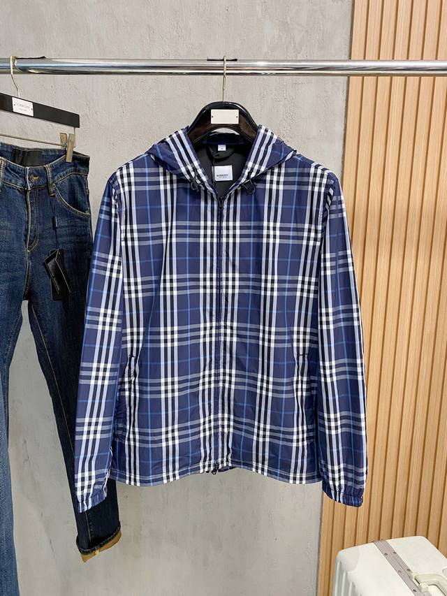 上新独家正品 ，Burb 秋冬新品蓝色格纹连帽运动夹克外套，原版购入.老客懂货的来 正品工艺单 ，外面小作坊没有的 M，L，Xl，Xxl