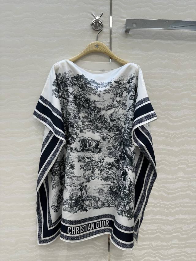 独家首发，原单品质 浪漫Missd度假风高级色调花真丝斗篷披肩罩衫连衣裙！ 名媛气质 Iviera动物丛林印花100%真丝斜纹绸。一字领H宽松版型飘逸奢华气质优