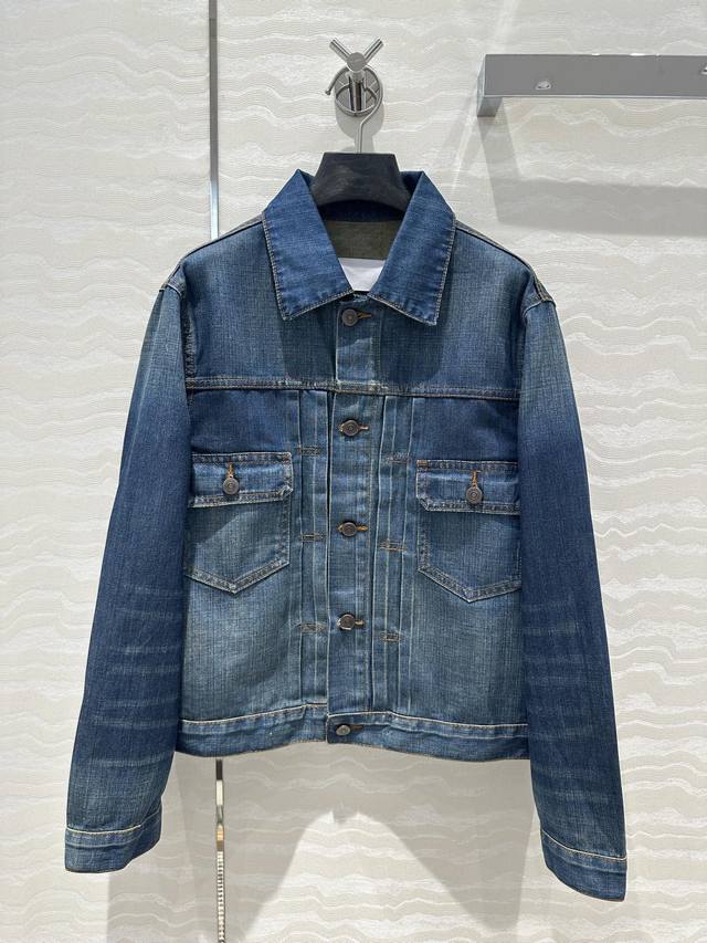 独家首发高端原单品质！马吉Mm甜酷少女金属扣牛仔夹克外套！定制复古苔藓蓝洗水工艺高级又时髦！气质翻领夹克经典H版型上身巨显瘦，休闲时髦的帅气单品！进口牛仔面料酵