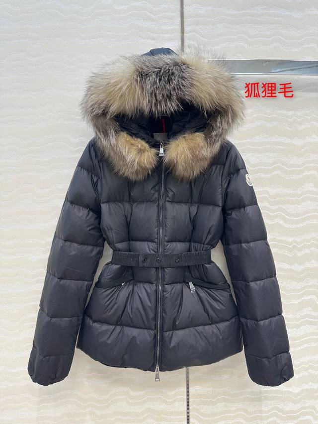 高端原单品质！Mo经典必入爆款Boedic连帽羽绒服！认准我家版本，定制进口芬兰超大狐狸毛毛大毛领可拆卸！五金配件所有细节处理全面到位 ！配送松紧腰带收腰完美版