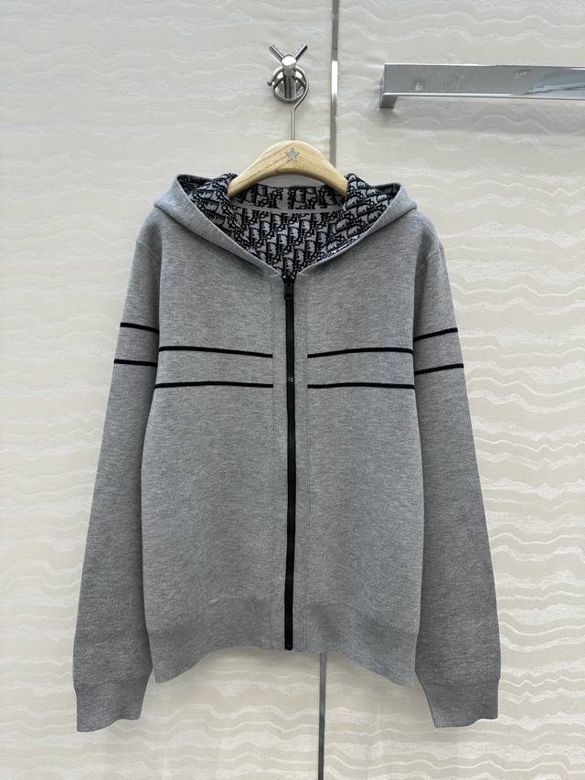 独家首发 高端品质！爆款回归！Missd 新版配色！老花Logo拉链羊绒外套！字母提花织纹工艺奢华帅气！连帽设计时髦又高级！白富美必入！经典版型不挑人上身巨显瘦