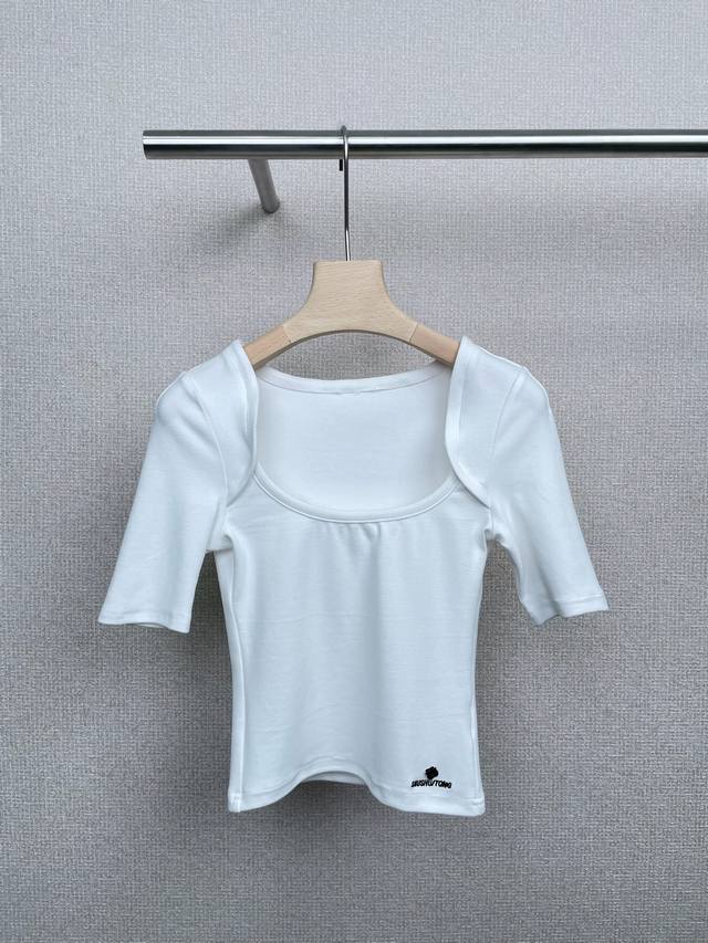 Shushutong2025早秋新款短袖设计感潮流插肩圆领T恤，宝子们我不允许还有人没发现这件，秋季宝藏 T 恤，穿上直接美出圈，经典的白色拼插肩袖设计， 自带