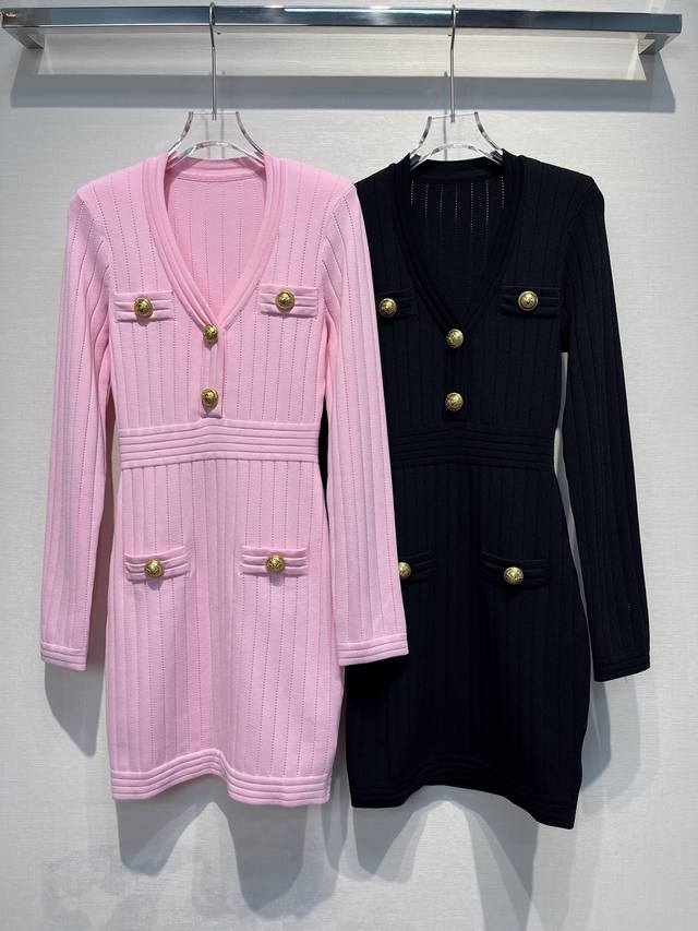 2025早秋新款 B家V领金扣提花裙 时尚显瘦 Size: S- L