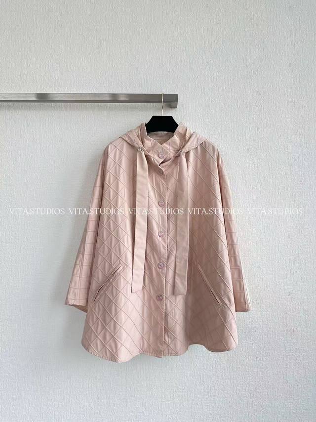 新品预售 菱格连帽外套 颜色：粉色 黑色 尺码：S M L C*Wt