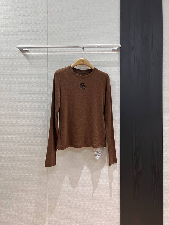 新款 Loewe刺绣徽标装饰圆领针织衫上衣 弹力贴身 软糯舒适基础人手必备 修身显瘦 减龄百搭 黑色咖色 Sml