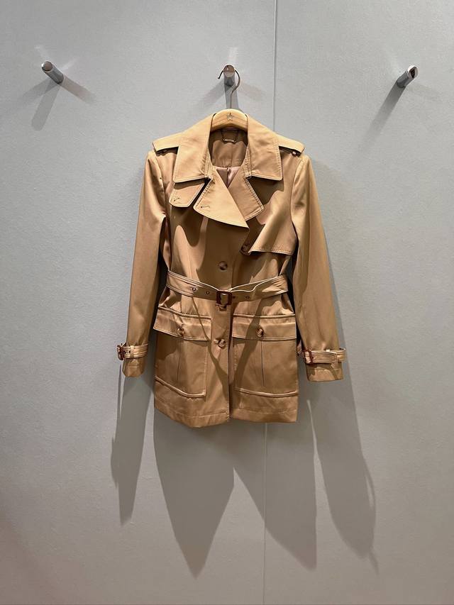 新款来袭双排扣肩章风衣外套 中长款 肩章袖带装饰 工装大口袋系腰带收腰显瘦 背后Chloe皮标 气质修身 时尚优雅Sml