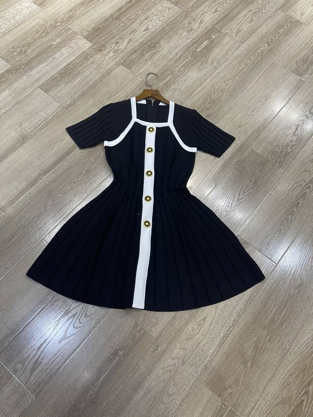 新款 撞色边褶皱连衣裙 Sml