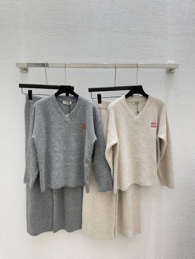 M家 早秋新款 纯色简约针织套装 颜色：燕麦 灰色 尺码：36.38.40