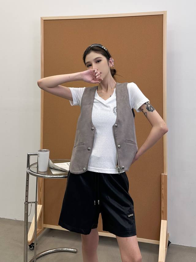 克罗心 ｜ 新款马甲，特殊环保面料加立体刺绣图案，时尚休闲，男女同款，尺码Sml