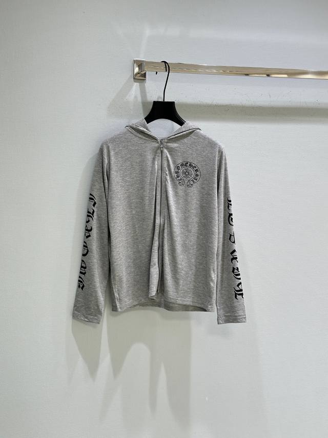 25Ss早秋新款上新！胸前刺绣马蹄梵文与后背大Logo相呼应 袖子也饰有印花 诠释独特的美式哥特美学 现货供应杏色 灰色Sml