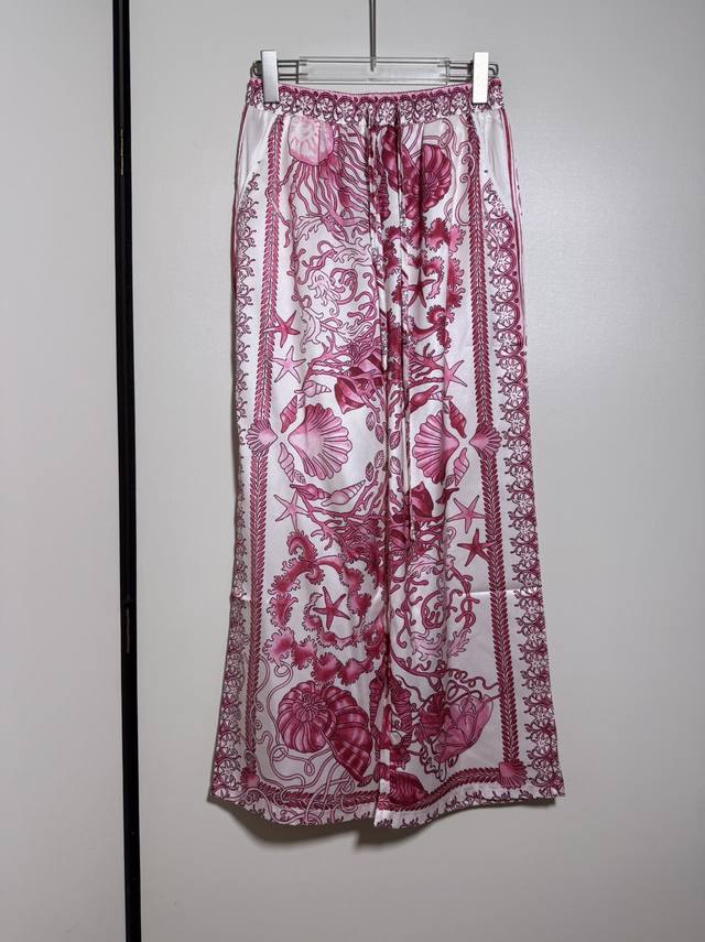 Versace 范思哲女 新品红色底海星巴洛克海洋世界贝壳海星海螺红色底海星印花休闲松紧腰阔腿长裤。Smlxl