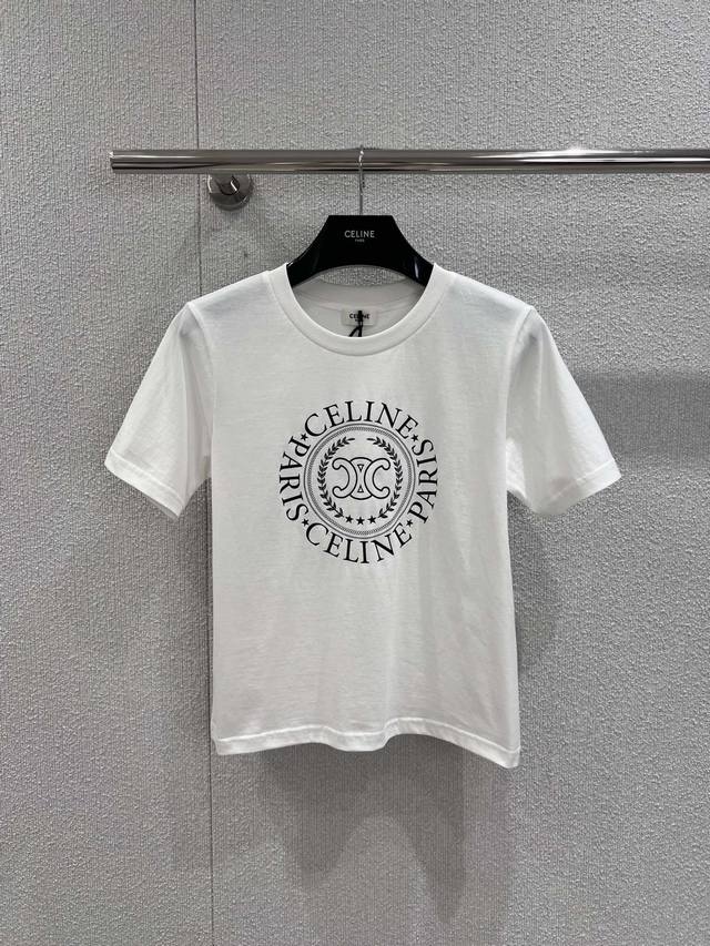 Celin* 25Fw早秋新款 字母印花圆领短袖T恤丨独家Yb开发！高版出品！进口全棉材质，透气舒适，质感十足，通体素色打底配合胸前标志性字母印花点缀装饰，彰显