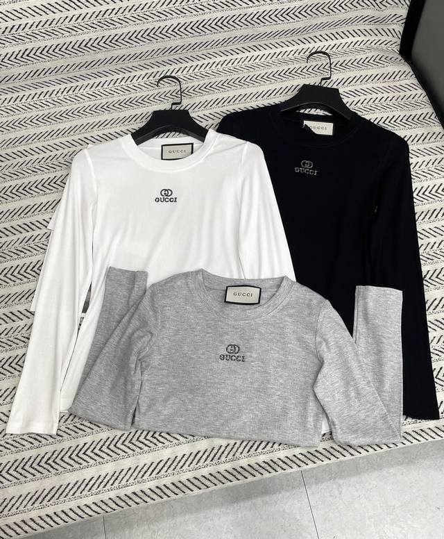 25Ss 秋冬新款 Gucc*I简约立体字母图案长袖棉T恤！ 强烈推荐热卖款！ 做工品质看细节 Color：三个色 Size：Sml