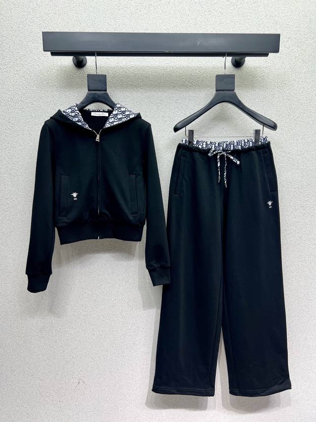 D家小蜜蜂设计休闲套装 百搭不挑人 简约高级耐看实穿 定制面料 舒适亲肤 时尚休闲百搭不挑 高品质 尺码Sml.