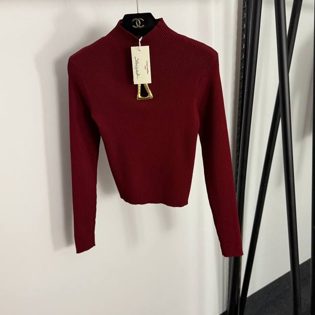 款号20254952 Schiaparelli*新款 金色钥匙扣装饰 半高领修身长袖针织衫 上衣，米白色，红色，黑色，灰色，藏蓝色， 均码：胸围62，袖长59，