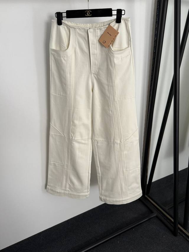 款号20255373 Miumi*新款 Logo刺绣贴布后口袋 拼接剪裁高腰显瘦牛仔长裤，白色，Sml， M码；腰围72，长103；重量：0.685Kg .