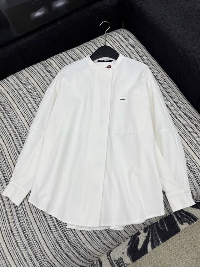 爆款现货 原单品质 Chane*｜2025新品中古风重工长袖牛仔式衬衫外套 高订面料 定制进口材质 肌理明显 质感上乘 订制双C复古纽扣打造小香风典范 纯手工订