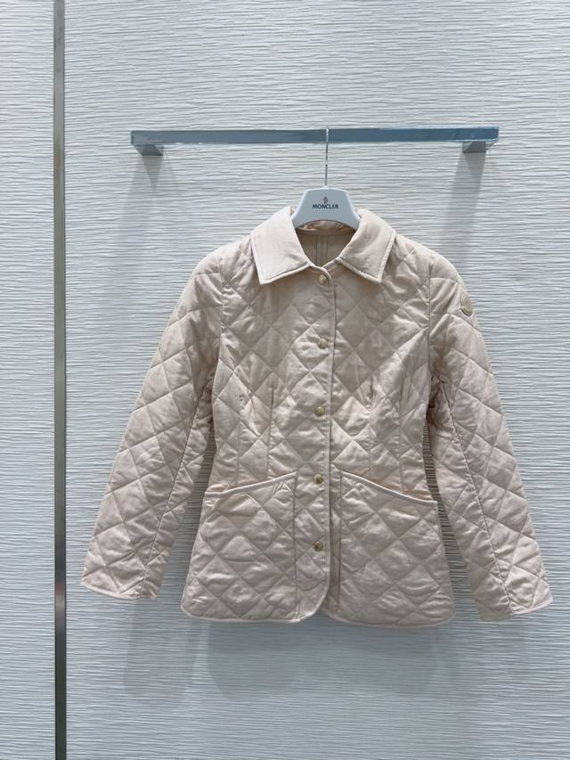 Moncle* 2025Fw新款亚麻棉服 非常高级的进口高密度质地 仔细看细节 最具特色的1:1高级材质 上身非常飒 干净有品 提气质~~完全按照高定成衣水准