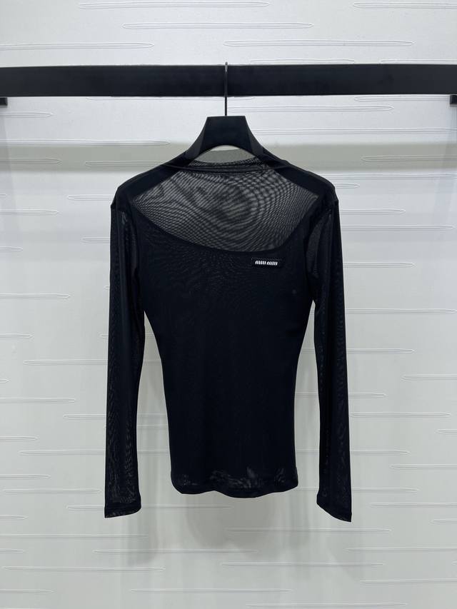 上新原单高端品质 Miumi*2025早秋最新系列！圆领透视网纱上衣！定制进口网纱材质 清透舒适 弹力十足 圆领针织长袖裁剪 通体细密针织 修身版型更显瘦包容身