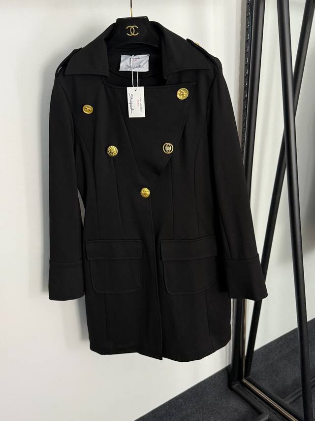款号20255275 Schiaparelli*新款 高端定制异形金色纽扣中长款收腰长袖风衣外套，黑色，Sml， M码；肩宽39，胸围94，袖长60，长88；重