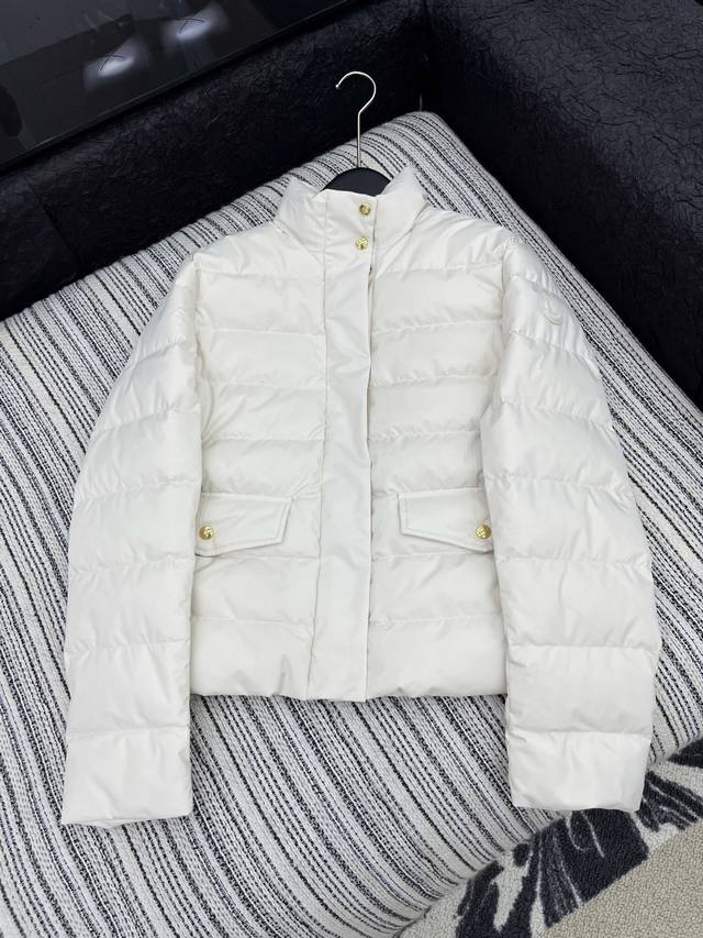 爆款现货 原单品质 Mon*｜25秋冬新品立领羽绒服外套 面包服设计 90鹅绒 大工厂p订制压线设计！ 云朵般柔软的舒适感Yyds！ 可甜可盐气质少女风！ 专属