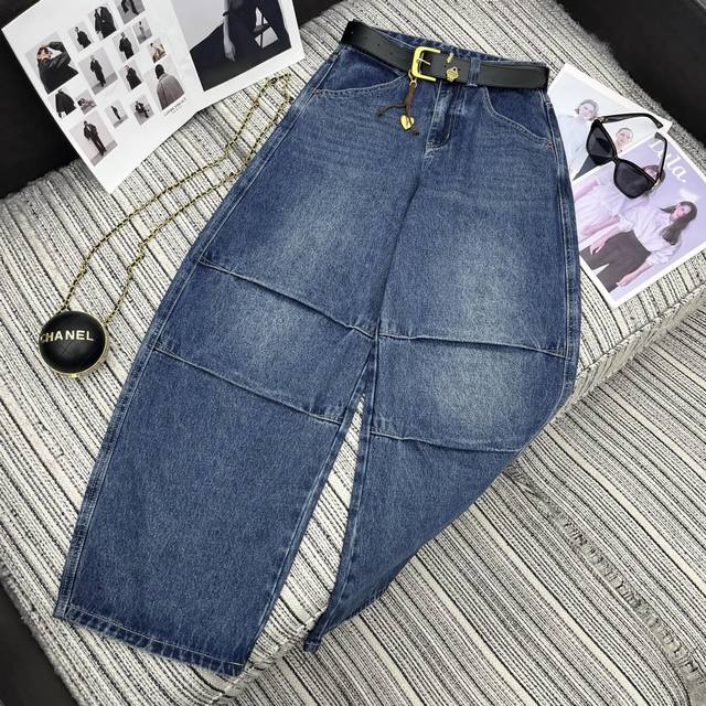 强烈推荐 25年早秋系列 设计款新款褶皱膝盖设计阔腿牛仔裤 搭配定制皮腰带 洗水颜色好看 Sml