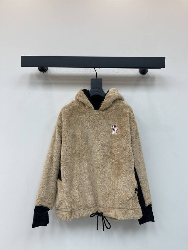Moncle*蒙口25秋冬新款连帽泰迪羊羔毛套头卫衣外套 定制Yb泰迪羊羔绒材质 毛量充足 防风御寒 轻便穿脱 连帽毛绒套头卫衣剪裁 美拉德色系时髦百搭 外层颗