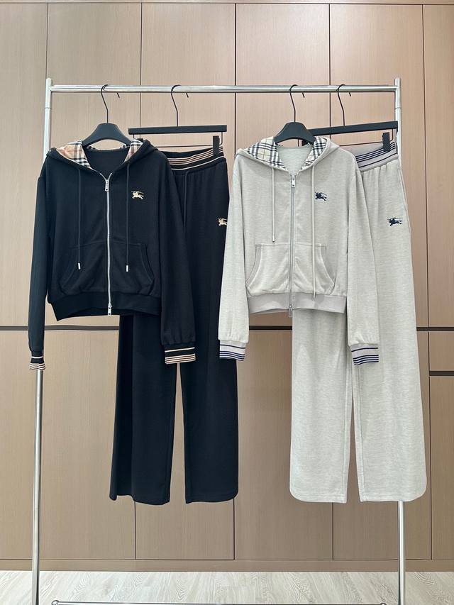 爆款现货 设计师 原创｜25秋冬新品套装！ 高端定制双头拉链外套，搭配松紧腰长裤 极简主义风法式优雅的慵懒风， 休闲又时髦！ 立体剪裁版版型可甜可盐减龄少女风。