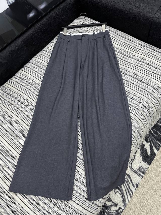 爆款现货 原单品质 Mm6｜25新款撞色腰头休闲裤 工艺款 阔腿干练 订制高品质面料质感休闲女神神器！ 减龄少女风气质优雅不失甜美！ 版型百搭不挑人 上身美的不